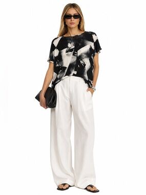 Second Female Abstract Face Print Silk Blend Tee Blouse Black White Size S